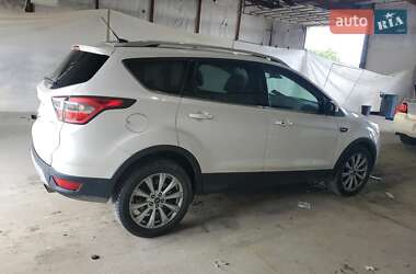 Внедорожник / Кроссовер Ford Escape 2016 в 