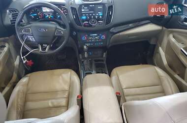 Внедорожник / Кроссовер Ford Escape 2016 в 