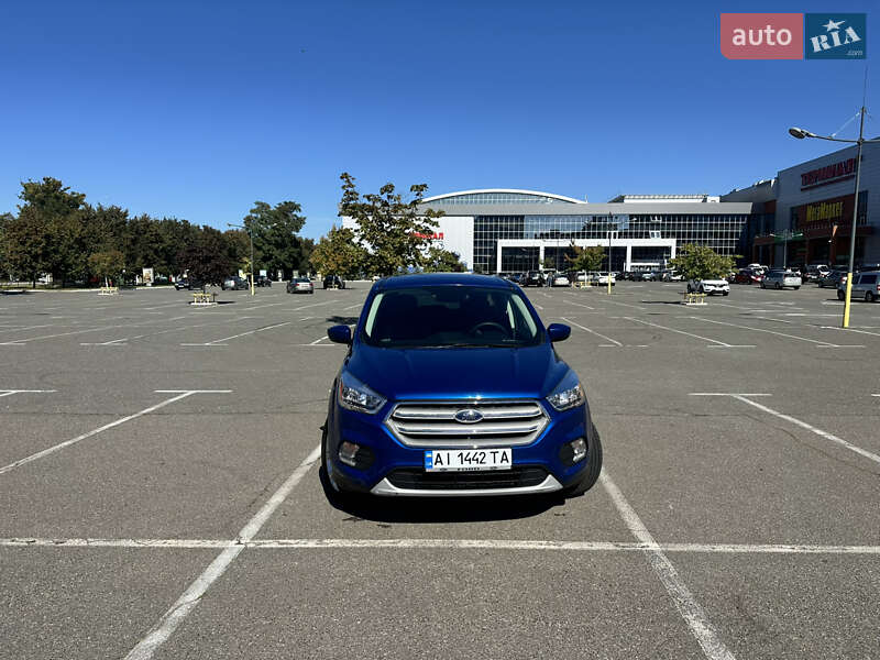 Внедорожник / Кроссовер Ford Escape 2018 в Киеве