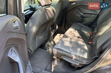 Внедорожник / Кроссовер Ford Escape 2018 в 