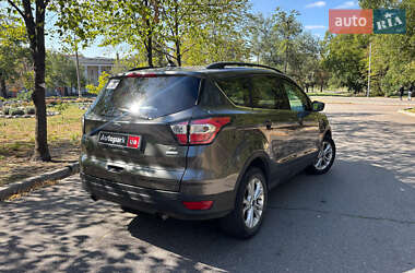 Внедорожник / Кроссовер Ford Escape 2018 в 