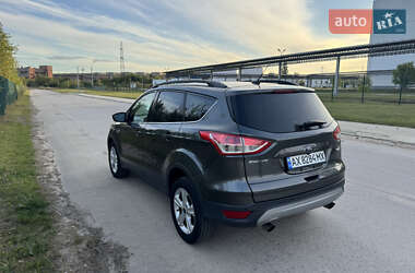 Внедорожник / Кроссовер Ford Escape 2015 в 