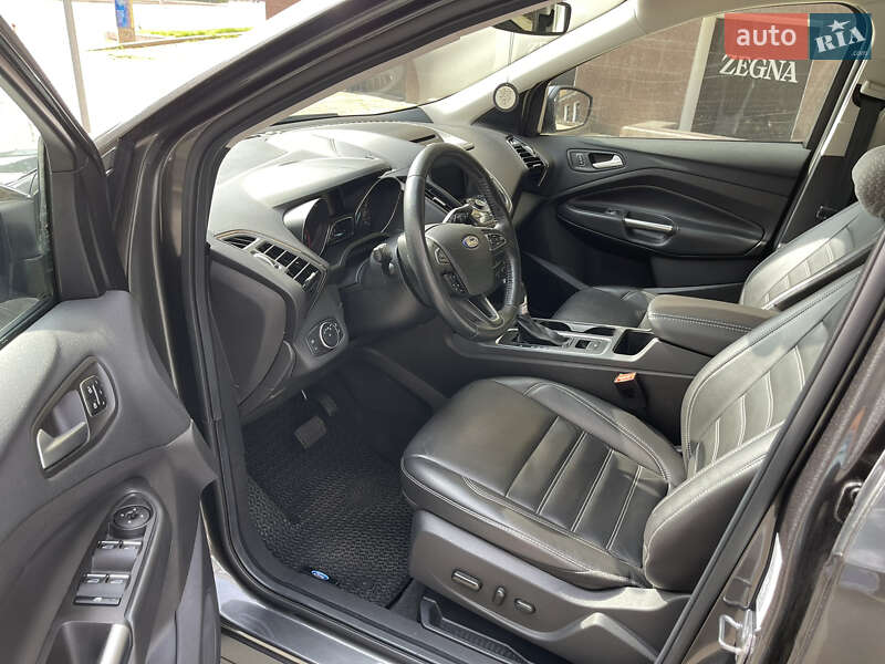 Внедорожник / Кроссовер Ford Escape 2017 в Киеве