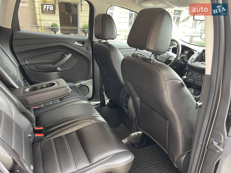 Внедорожник / Кроссовер Ford Escape 2017 в Киеве