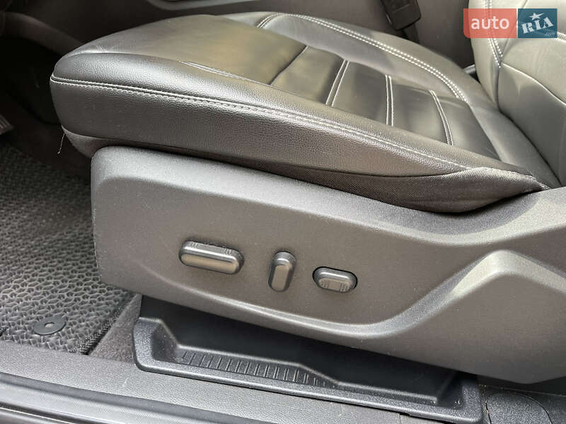 Внедорожник / Кроссовер Ford Escape 2017 в Киеве