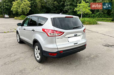 Внедорожник / Кроссовер Ford Escape 2015 в 