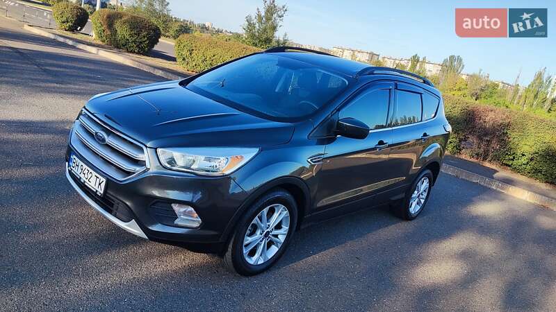 Внедорожник / Кроссовер Ford Escape 2017 в 