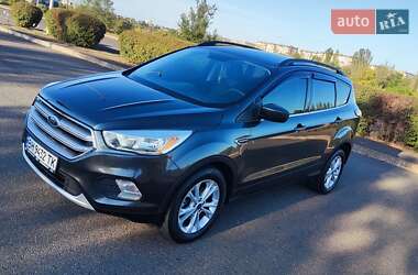 Внедорожник / Кроссовер Ford Escape 2017 в 