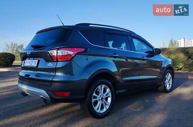 Внедорожник / Кроссовер Ford Escape 2017 в 