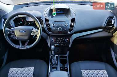 Внедорожник / Кроссовер Ford Escape 2017 в 