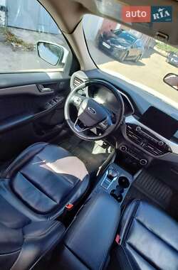 Внедорожник / Кроссовер Ford Escape 2020 в 