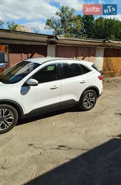 Внедорожник / Кроссовер Ford Escape 2020 в 