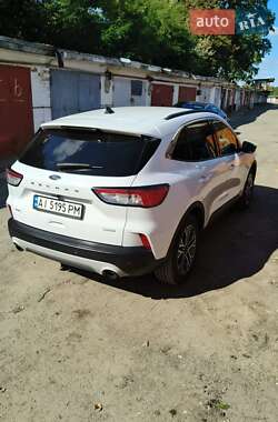 Внедорожник / Кроссовер Ford Escape 2020 в 