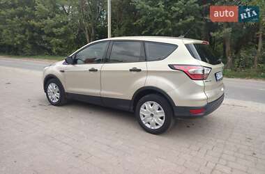 Внедорожник / Кроссовер Ford Escape 2017 в 