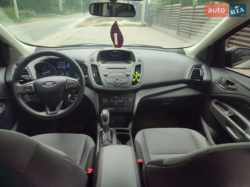 Внедорожник / Кроссовер Ford Escape 2017 в Львове