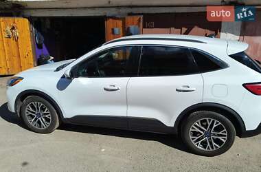 Внедорожник / Кроссовер Ford Escape 2020 в 