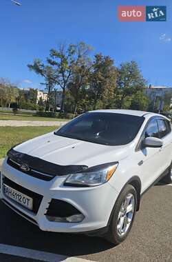 Внедорожник / Кроссовер Ford Escape 2014 в 