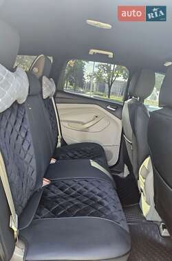 Внедорожник / Кроссовер Ford Escape 2014 в 