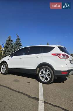 Внедорожник / Кроссовер Ford Escape 2014 в 