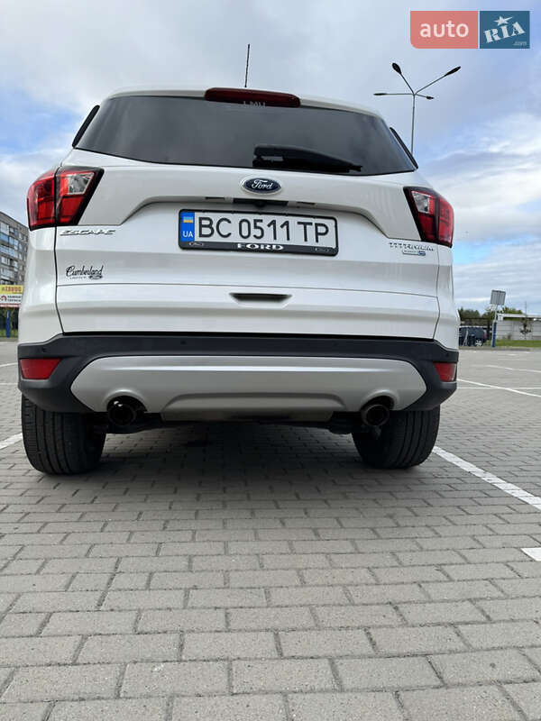 Внедорожник / Кроссовер Ford Escape 2019 в Шептицькому