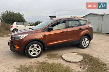 Внедорожник / Кроссовер Ford Escape 2016 в 