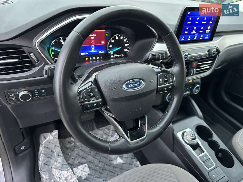 Внедорожник / Кроссовер Ford Escape 2021 в Ивано-Франковске
