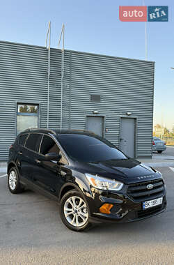 Внедорожник / Кроссовер Ford Escape 2016 в Днепре