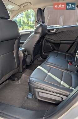 Внедорожник / Кроссовер Ford Escape 2019 в 