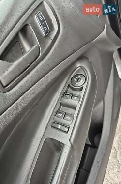 Внедорожник / Кроссовер Ford Escape 2014 в 