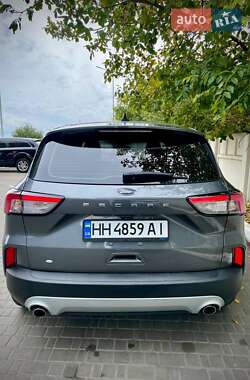 Внедорожник / Кроссовер Ford Escape 2021 в 