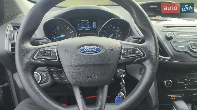 Внедорожник / Кроссовер Ford Escape 2017 в Чернигове