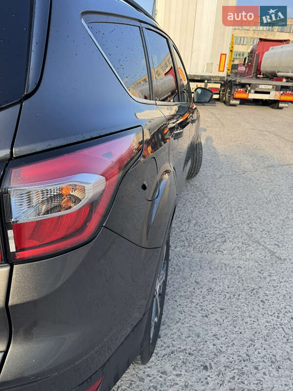 Внедорожник / Кроссовер Ford Escape 2016 в Львове