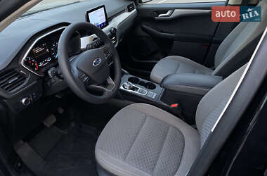 Внедорожник / Кроссовер Ford Escape 2020 в 