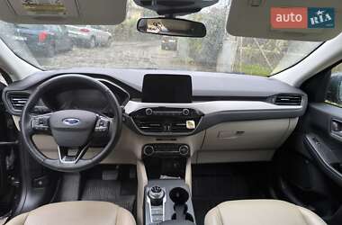 Внедорожник / Кроссовер Ford Escape 2021 в 