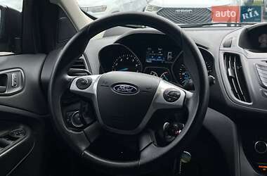 Внедорожник / Кроссовер Ford Escape 2016 в 