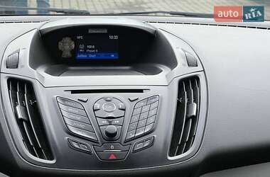 Внедорожник / Кроссовер Ford Escape 2016 в 