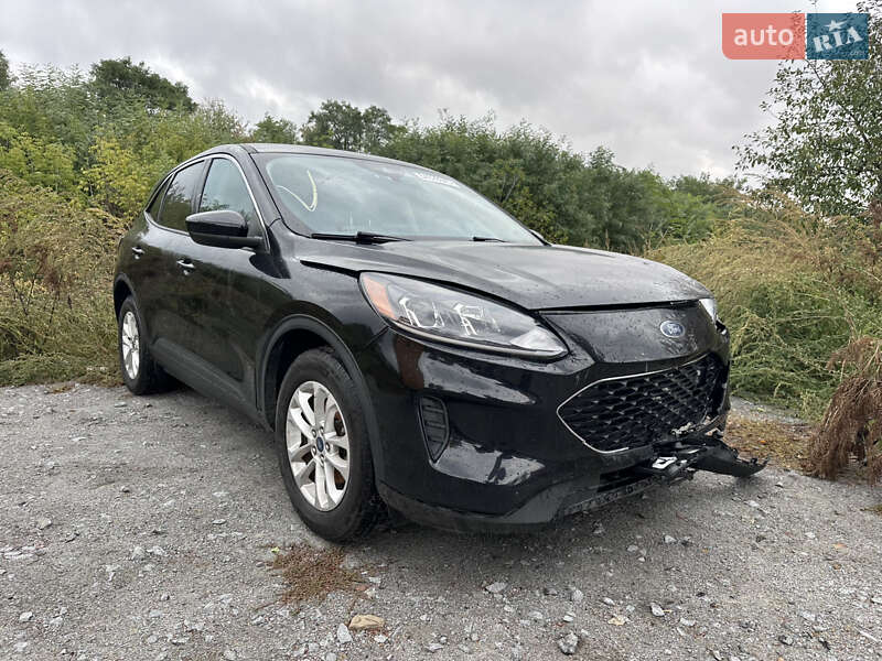Позашляховик / Кросовер Ford Escape 2020 в 