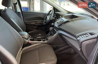 Внедорожник / Кроссовер Ford Escape 2016 в 