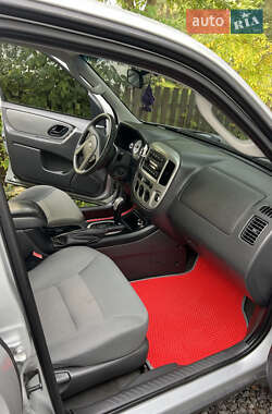 Внедорожник / Кроссовер Ford Escape 2006 в 
