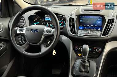 Внедорожник / Кроссовер Ford Escape 2015 в 
