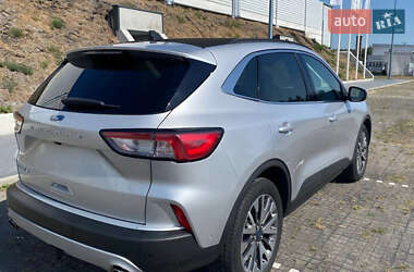 Внедорожник / Кроссовер Ford Escape 2020 в 