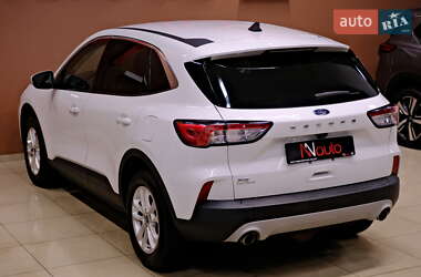Внедорожник / Кроссовер Ford Escape 2021 в 