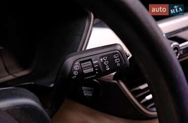 Внедорожник / Кроссовер Ford Escape 2021 в 