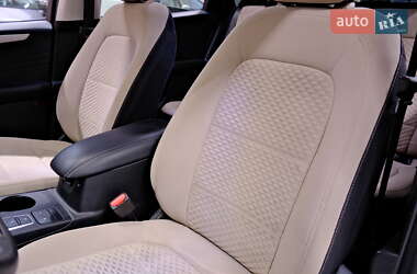 Внедорожник / Кроссовер Ford Escape 2021 в 