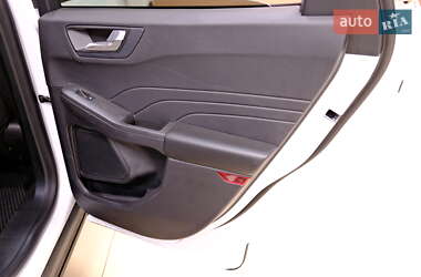 Внедорожник / Кроссовер Ford Escape 2021 в 