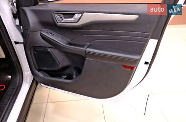 Внедорожник / Кроссовер Ford Escape 2021 в 