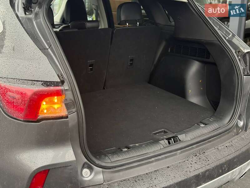 Внедорожник / Кроссовер Ford Escape 2021 в Ровно