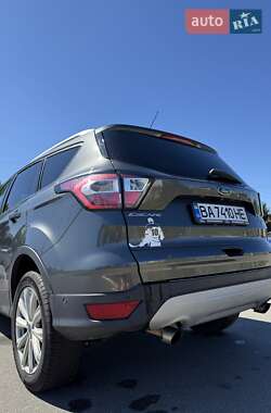 Внедорожник / Кроссовер Ford Escape 2017 в 