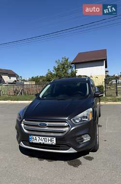 Внедорожник / Кроссовер Ford Escape 2017 в 