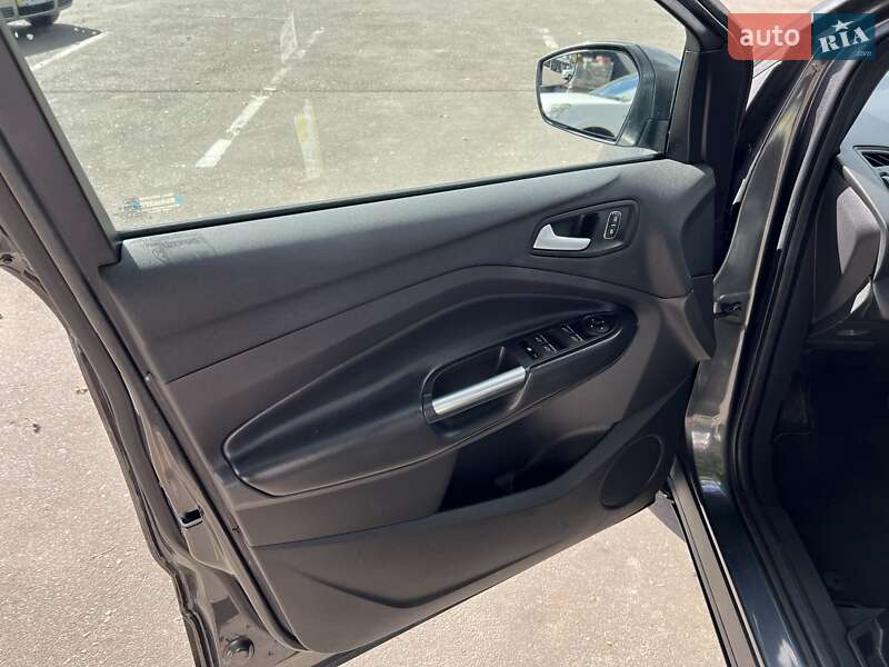 Внедорожник / Кроссовер Ford Escape 2018 в Киеве